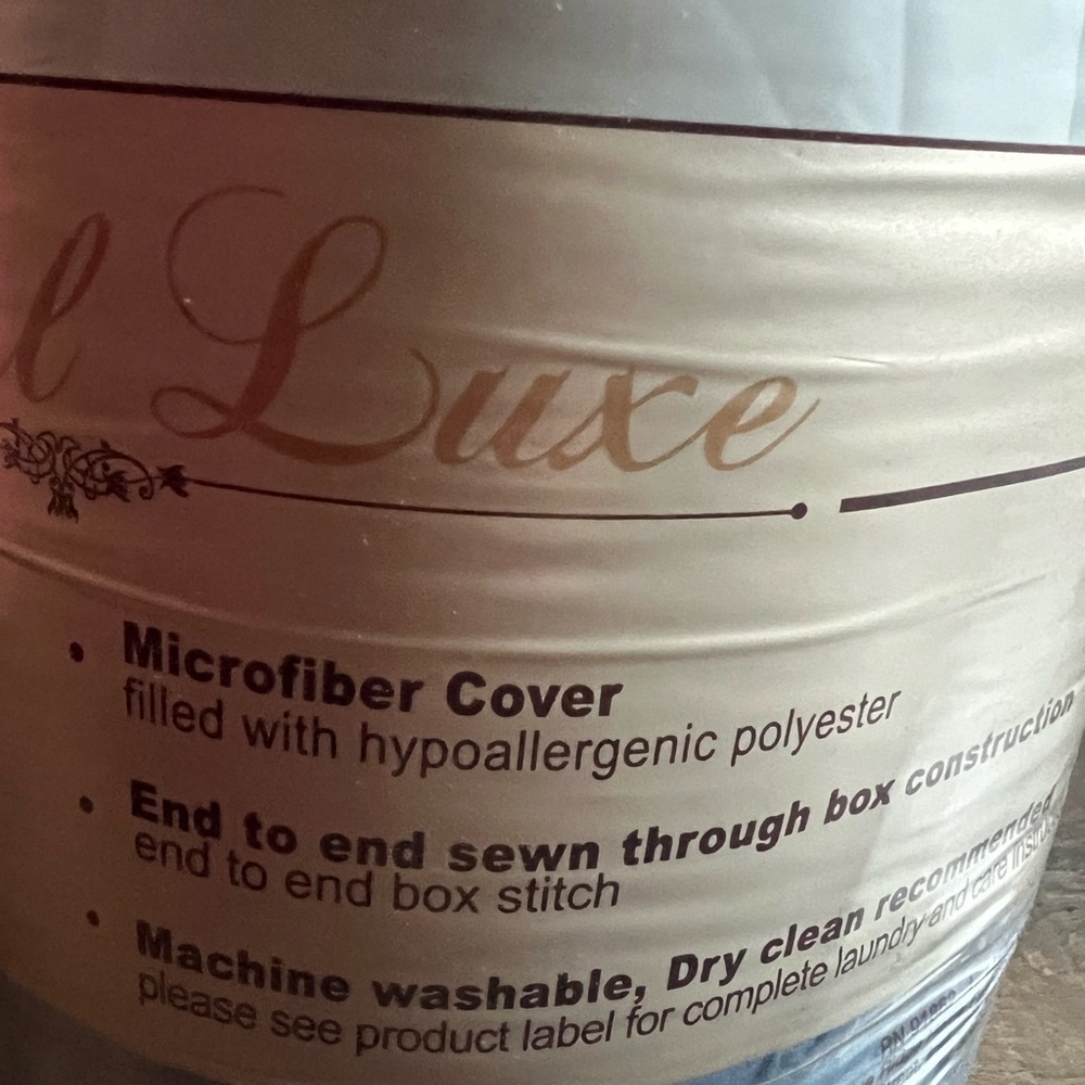 ROYAL LUXE
Hypoallergenic Down Alternative Light Warm Microfiber Comforter, King